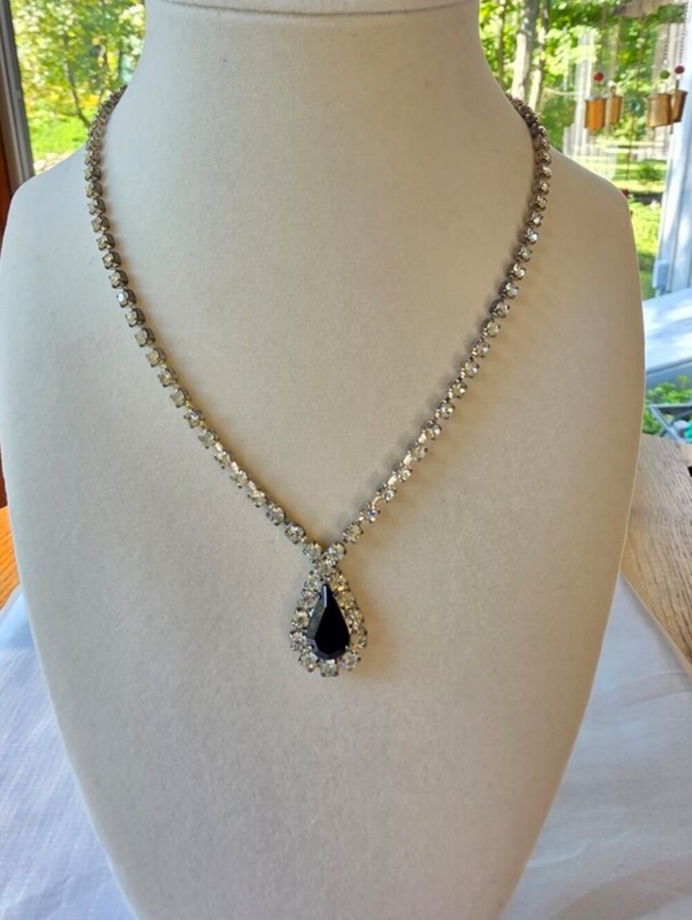 💎TRIO Vintage Rhinestone Teardrop Onyx-like Necklace w/ 2 Sets of Earrings